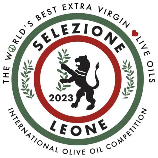 我们的油“SELECTION O!” 他以高于 85/100 的分数被 Leone d'Oro 竞赛录取，因此进入了 2023 年 Leone Selection。