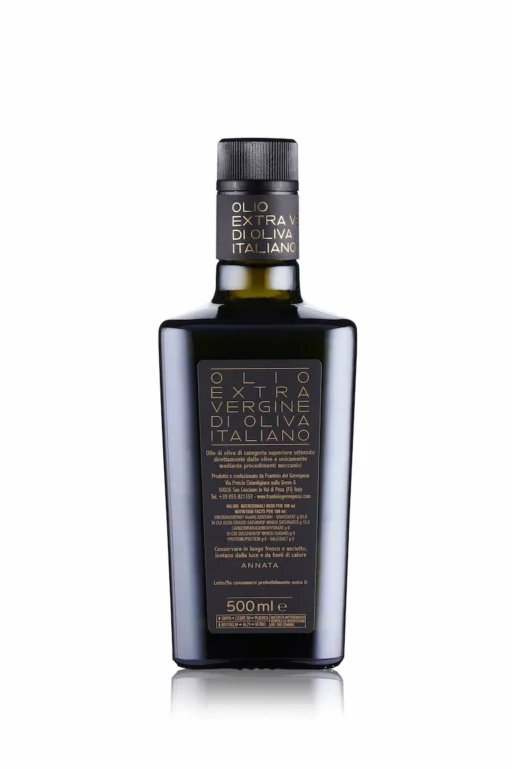 Selezione O! Olio extravergine fatto con olive selezionate dell’annata in corso.